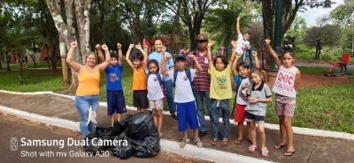 Alunos Da Escola Municipal Do Campo Agrupada De Bernardelli Realiza Arrastão Contra O Mosquito Aedes aegypti