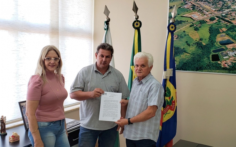 Município De Rondon Entrega Escritura Pública De Terreno E Registro Do Imóvel A Empresa Marmoraria Porto Belém Eireli