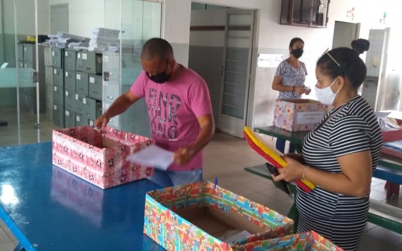 Escola Marechal Castelo Branco realiza a primeira entrega das atividades escolares