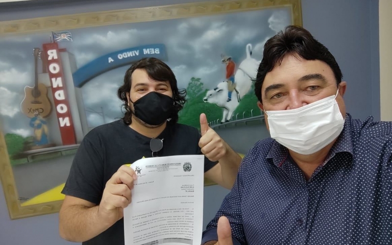 PREFEITO ROBERTO CORREDATO RECEBE A VISITA DO ASSESSOR DA DEPUTADA FEDERAL ALINE SLEUTJES.