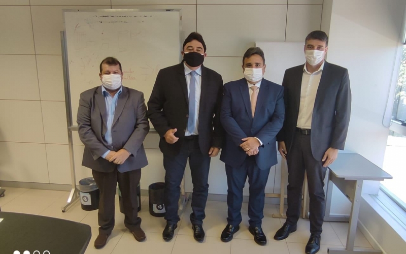 PREFEITO ROBERTO CORREDATO REIVINDICA MAQUINAS E EQUIPAMENTOS NO MINISTERIO DE DESENVOLVIMENTO REGIONAL 