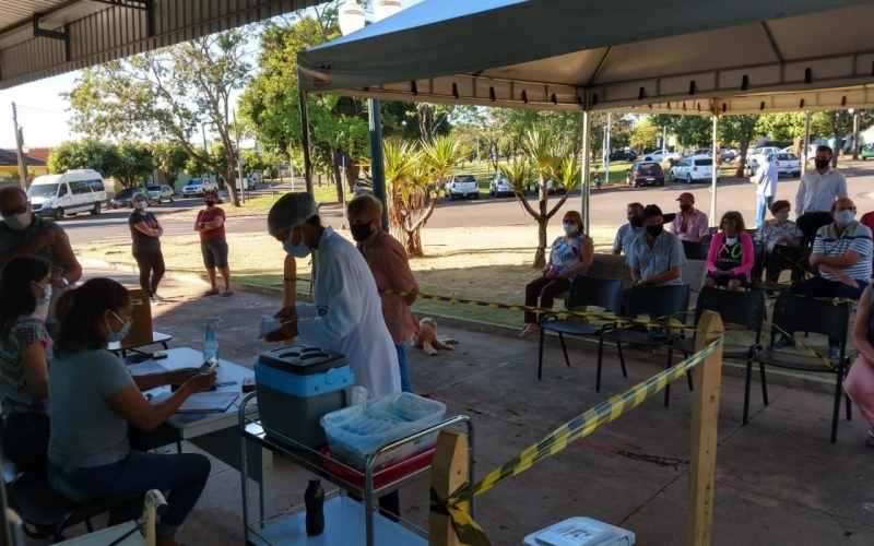 HOJE QUARTA-FEIRA VACINAÇÃO DOS IDOSOS DE 70 E 69 ANOS