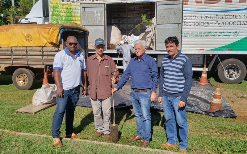 Município De Rondon Retira Milhares De Embalagens De Agrotóxicos Do Meio Ambiente