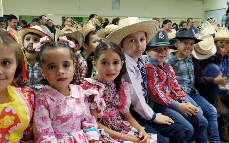 Cmei Francisco Sella Realiza Festa Junina das Crianças