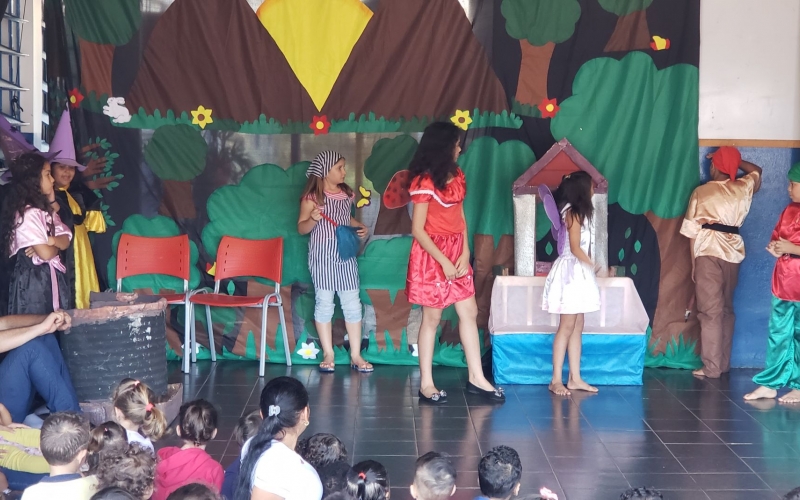 Cmei Menino Deus Recebe Teatro Na Escola