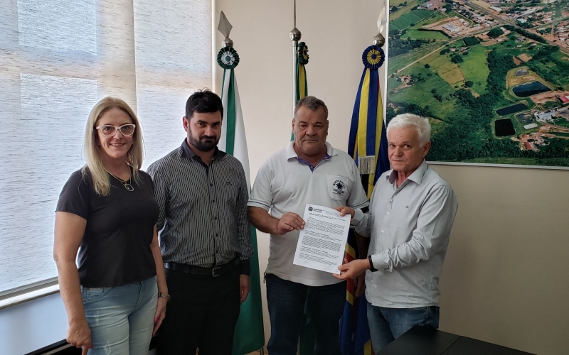 Município Entrega Termo de Concessão de Direito Real de Uso de Bem Público para a Empresa Masterplan Serviços Funerários
