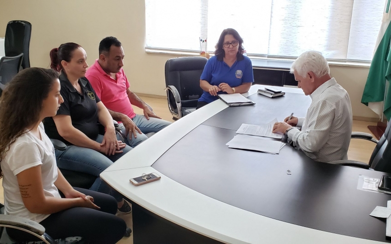 Termo De Fomento Celebrado Entre O Município E A Associação Dos Estudantes Universitários De Rondon