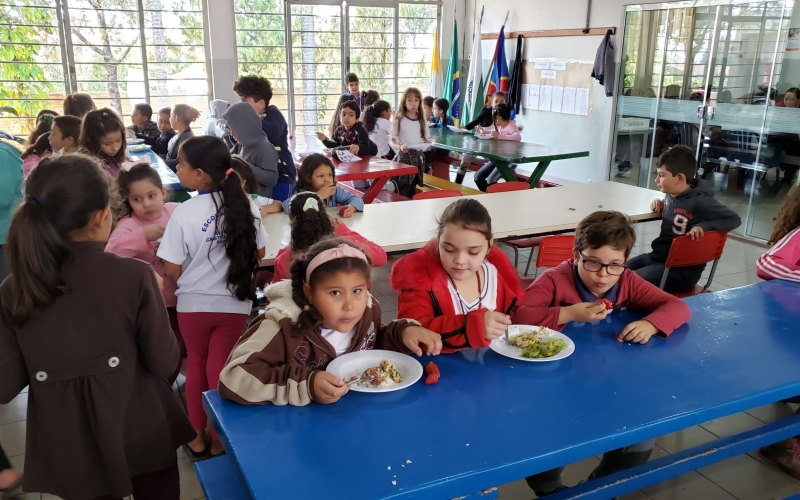 Merenda Escolar Proporciona Aos Alunos Cardápio Variado E Rico Em Nutrientes