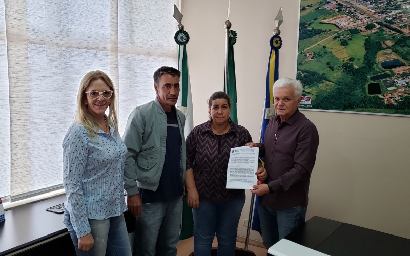 Município Entrega Termo de Concessão de Direito Real de Uso de Bem Público Regulamentado para Empresa de Reciclagem