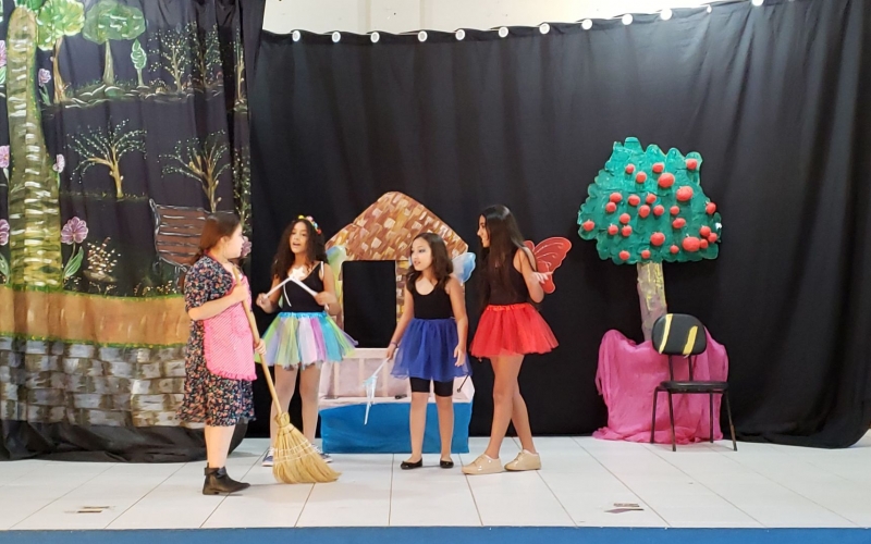 Dia Especial Com Apresentações Das Oficinas De Teatro