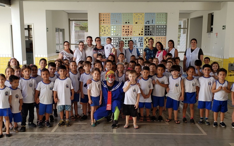 Palhaço Paçoca E Cavalo Levando Alegria Para Garotada Do Cmei Ana Mendes Ferreira