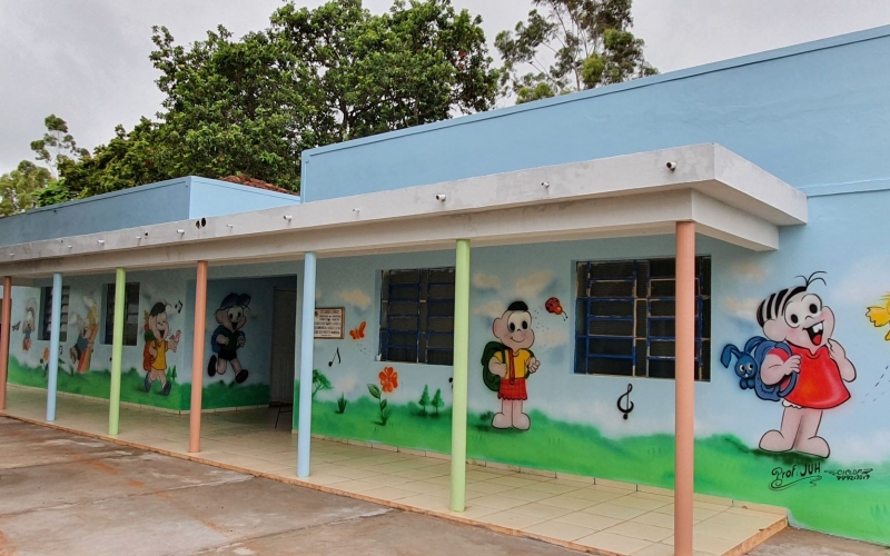 Escola Municipal do Campo Agrupada de Bernardelli reverte renda da Festa Junina em pintura e construção de calçada