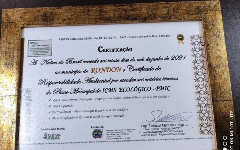 PREFEITO ROBERTO CORREDATO RECEBEU O PLANO E CERTIFICADO DE RESPONSABILIDADE AMBIENTAL.