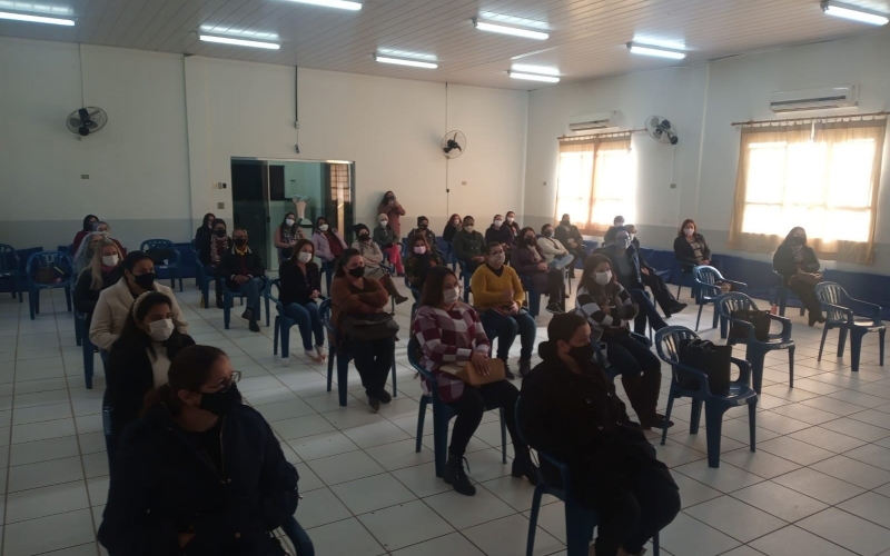 PROFISSIONAIS DA EDUCAÇÃO DE RONDON PARTICIPAM DE REPLANEJAMENTO PARA 2º SEMESTRE EDUCACIONAL