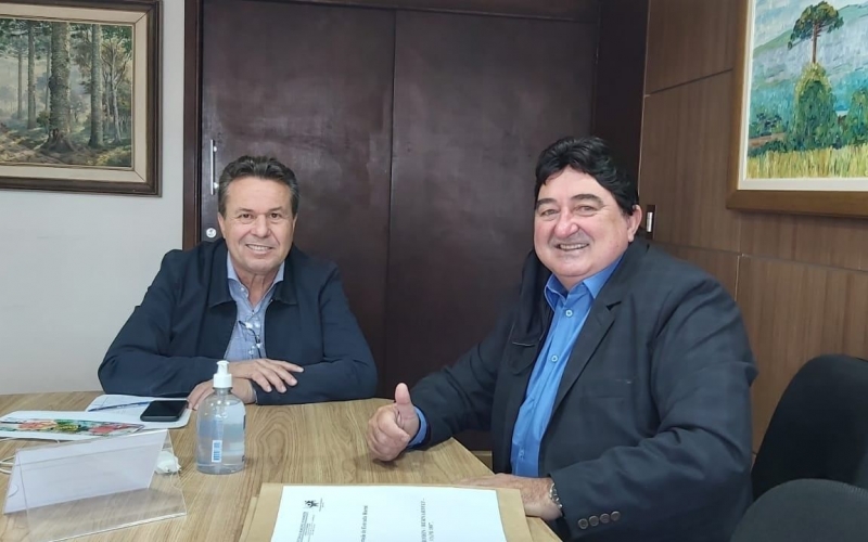 EM CURITIBA PREFEITO ROBERTO CORREDATO TEM AUDIÊNCIA COM MARCIO NUNES, DEPUTADO ESTADUAL E SECRETÁRIO DE DESENVOLVIMENTO