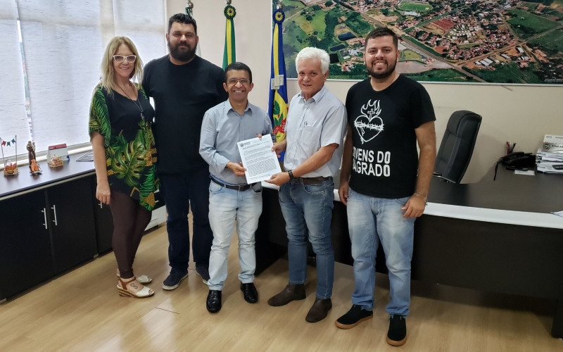 Município Entrega Termo De Concessão De Direito Real De Uso De Bem Público Regulamentado Para Três Beneficiários