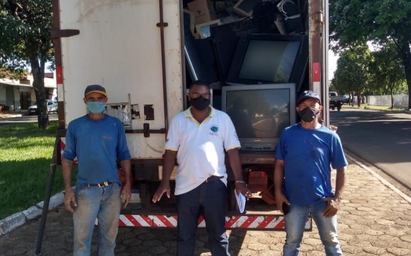 Divisão de Meio Ambiente comemora o grande sucesso da campanha de coleta de lixo eletrônico