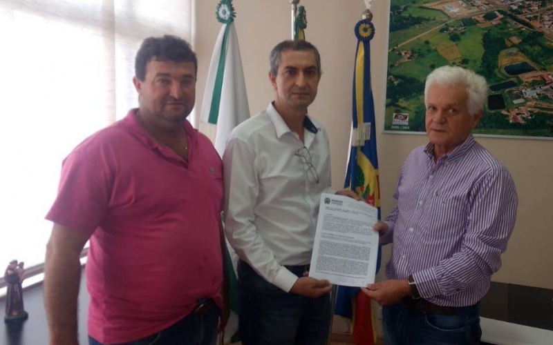 Município De Rondon Entrega Termo De Concessão De Direito Real De Uso De Bem Público Para Empresa Gastropar