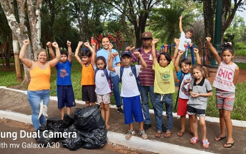 Alunos Da Escola Municipal Do Campo Agrupada De Bernardelli Realiza Arrastão Contra O Mosquito Aedes aegypti